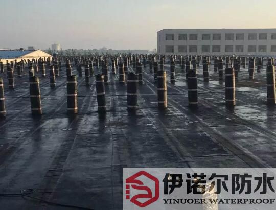 在實(shí)際施工過(guò)程中，要如何確保防水補(bǔ)漏的效果呢?